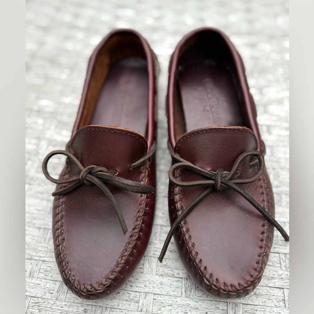 Minnetonka Women's Moccasins in dark Brown leather